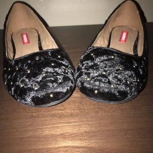 Women’s Gold Studded Black Slippers Size 9.5